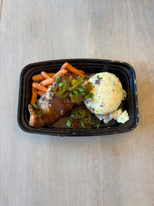 GARLIC BUTTER HONEY BBQ CHICKEN BOWL
